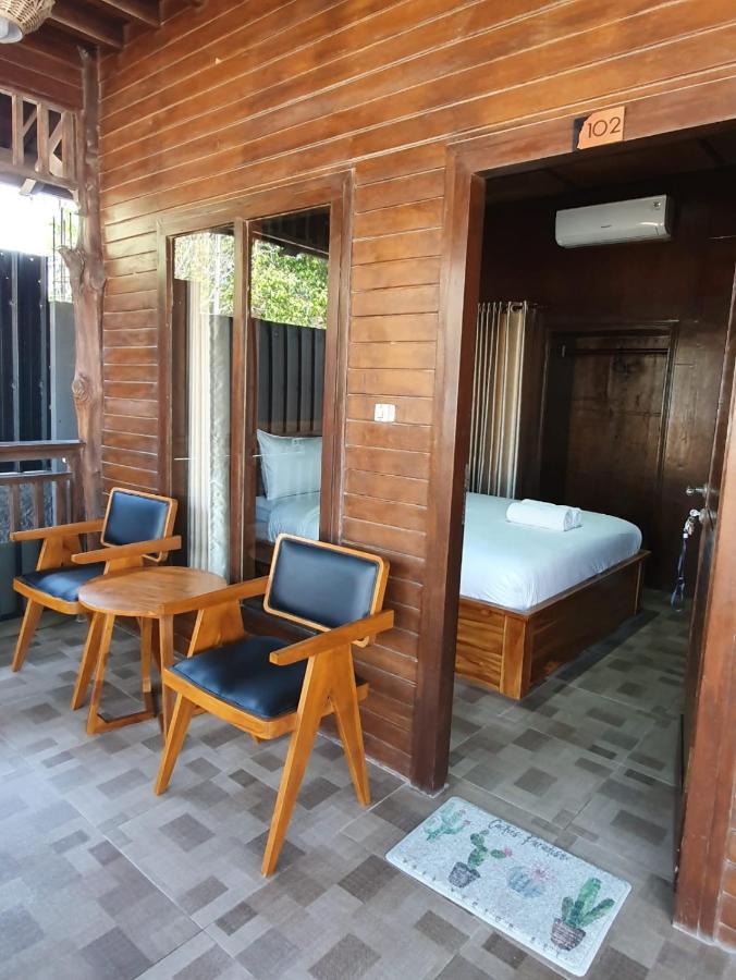 Q'Pelagos Sunset Bungalow กีลีตราวางัน ภายนอก รูปภาพ