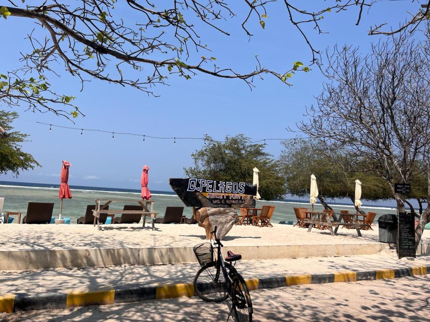 Q'Pelagos Sunset Bungalow กีลีตราวางัน ภายนอก รูปภาพ